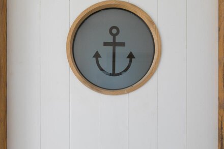 Anchors Rest