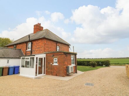 2 Lane End Cottages