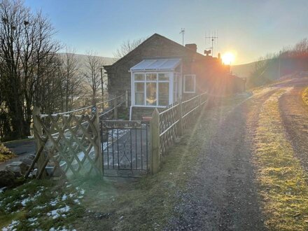 Joyces Cottage, 2 Brown Hill