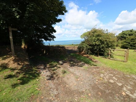 Morfa Isaf Cottage