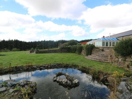 Tregoninny Vineyard and Woodland Farmhouse