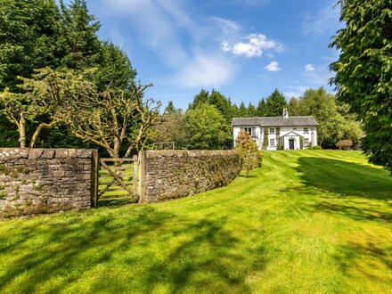 House in Loch Lomond, Glasgow and Clyde Valley