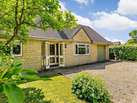 Bungalow in Moreton in Marsh, Gloucestershire