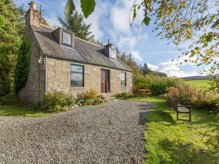 Cottage in Ballindalloch, Moray