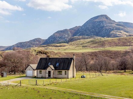 Cottage in Whitebridge, The Highlands