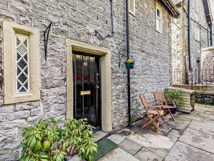 Cottage in Cressbrook, Derbyshire