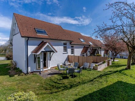 Cottage in Aberporth 1ml SW), West Wales