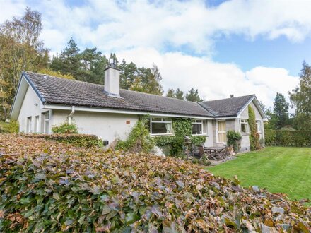 Cottage in Tomatin, The Highlands