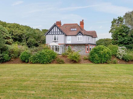 House in Tal-y-Bont, North Wales