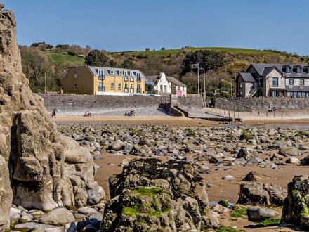 Apartment in Pendine, West Wales