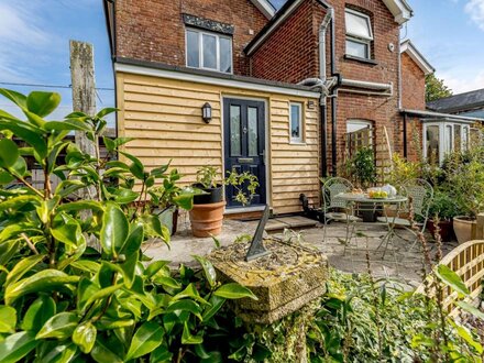 Cottage in Sandleheath, Hampshire