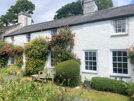 Cottage in Pennal, North Wales