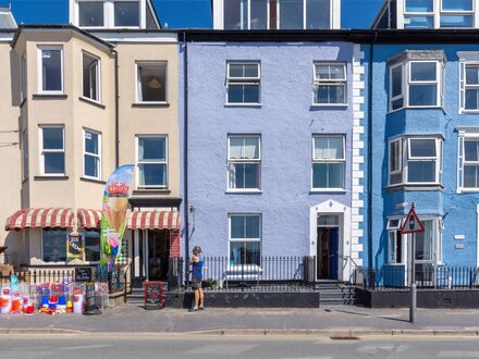 Apartment in Aberdovey, North Wales