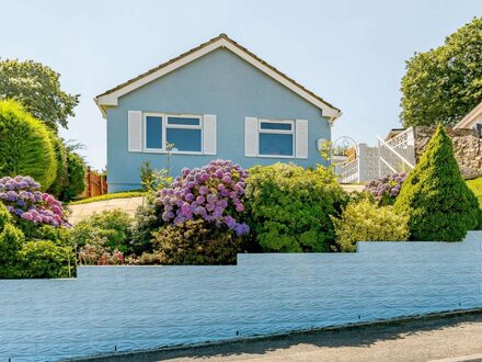 Bungalow in Saundersfoot, West Wales