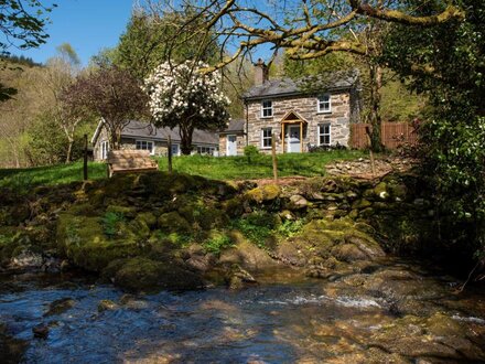 Cottage in Rhyd Y Sarn, North Wales