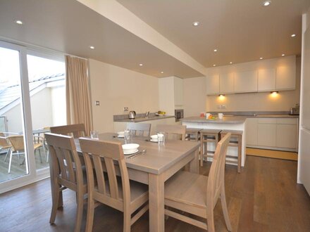 Apartment in Saundersfoot, West Wales