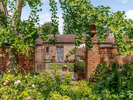 Cottage in Gloucester, Gloucestershire