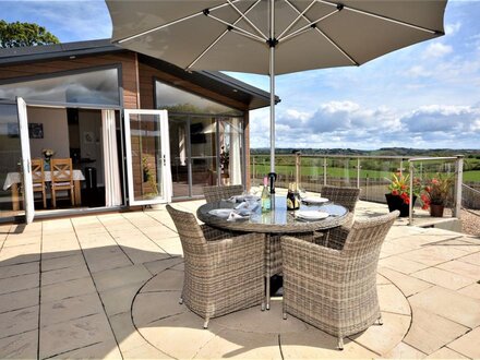 Log Cabin in Lochwinnoch, Glasgow and Clyde Valley