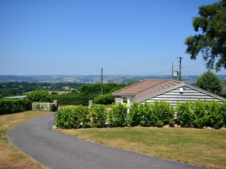 Bungalow in Lyme Regis, Mid and East Devon