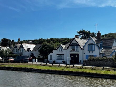 Breakwater Cottage