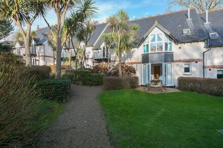 Lamorna, Tregenna Estate, St Ives - Sleeps 4 - On-Site Parking for One Car