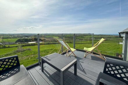 Apartment Style Barn with Balcony, Sea and Countryside Views