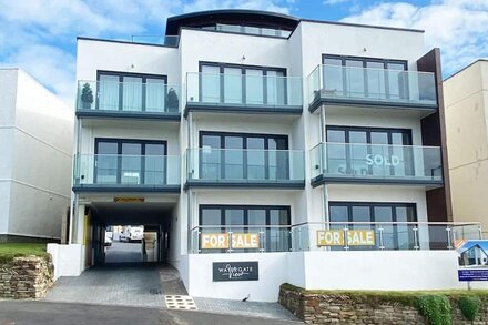 Watergate View 2 is a 2 bed brand new coastal apartment in Porth