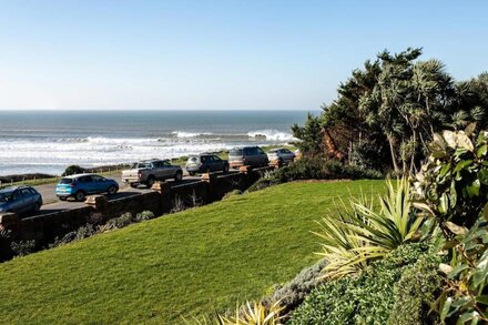 5* luxury pet friendly house in Woolacombe with hot tub and sea views