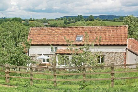 Charming Cottage In Peaceful Location