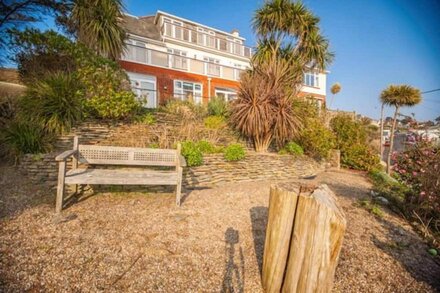 Fabulous 3 bedroom Woolacombe apartment  close to village with outside space and stunning sea views