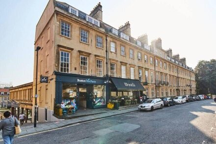 King Alfreds Doorway in Central Bath - by PureStay