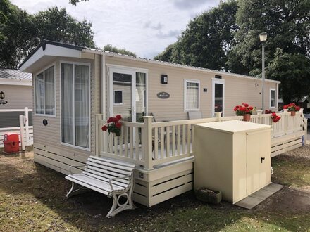 The Harris Hut - a fantastic new property on Sandhills Holiday Park, Mudeford