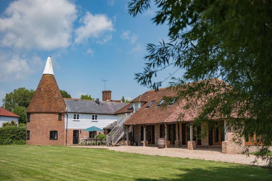 The Oast - charming oast house in beautiful countryside