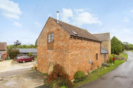 Shire Cottage -  a cotswold cottage that sleeps 4 guests  in 2 bedrooms