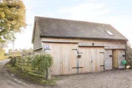 THE GARDEN ROOM, quirky studio ,  part of RYTON GRANGE collection