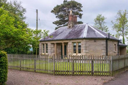 Melkington Lodge -  a northumberland that sleeps 4 guests  in 2 bedrooms