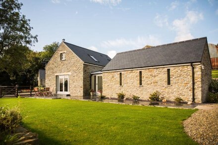 Stunning Romantic Barn Overlooking a Peaceful Meadow in Pembrokeshire