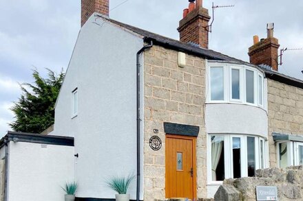 Riverdale Cottage, Castle Views, North Wales