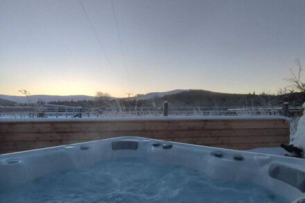 Unique tiny house with wood-fired roll-top bath in ❤ of the Cairngorms