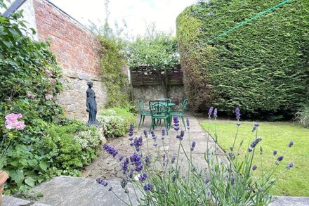 Cosy Edinburgh cottage, near Portobello