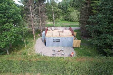 The Fox Den - Woodland Container Accommodation