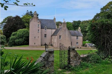 Historic Fairytale Lickleyhead Castle - East Wing