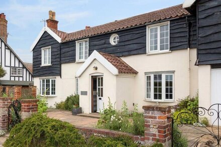 Sea View, Thorpeness - sleeps 12 guests  in 6 bedrooms