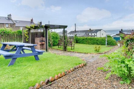 Hideaway Cottage - Three Bedroom House, Sleeps 6