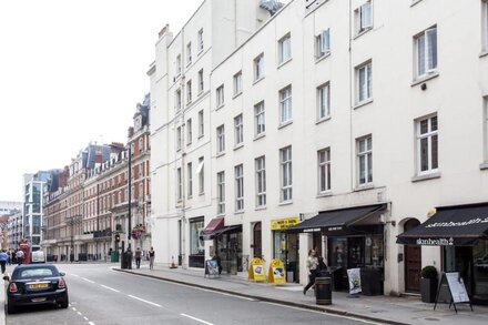 True gem boutique top floor with terrace in the heart of London