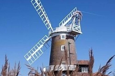 Beautiful, Detached, Traditional Norfolk Cottage In Quiet Village Location.