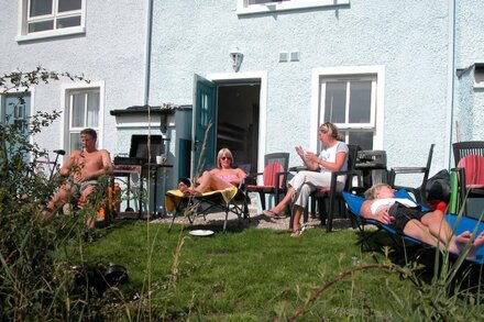 Causeway Cottages, Portballintrae. In the heart of the Giant's Causeway Coast.