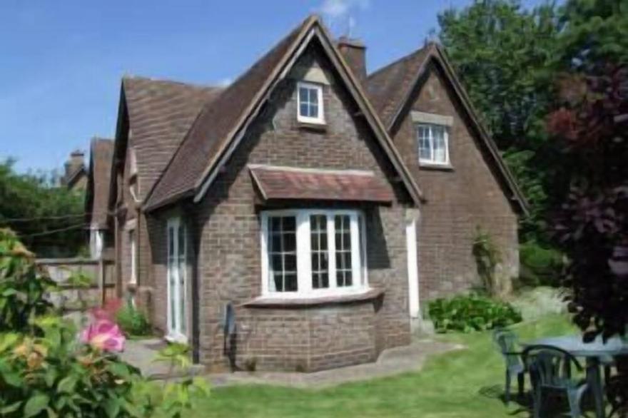 Very peaceful and cosy cottage in a lovely village deep in the country