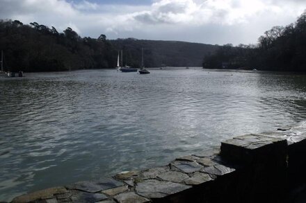 A Peaceful 4 Bedroom Riverside Property Located Near Dartmouth In South Devon