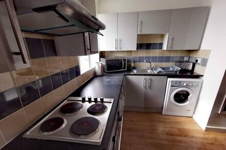 Luton Apartment + WiFi&Parking - Near LTN Airport